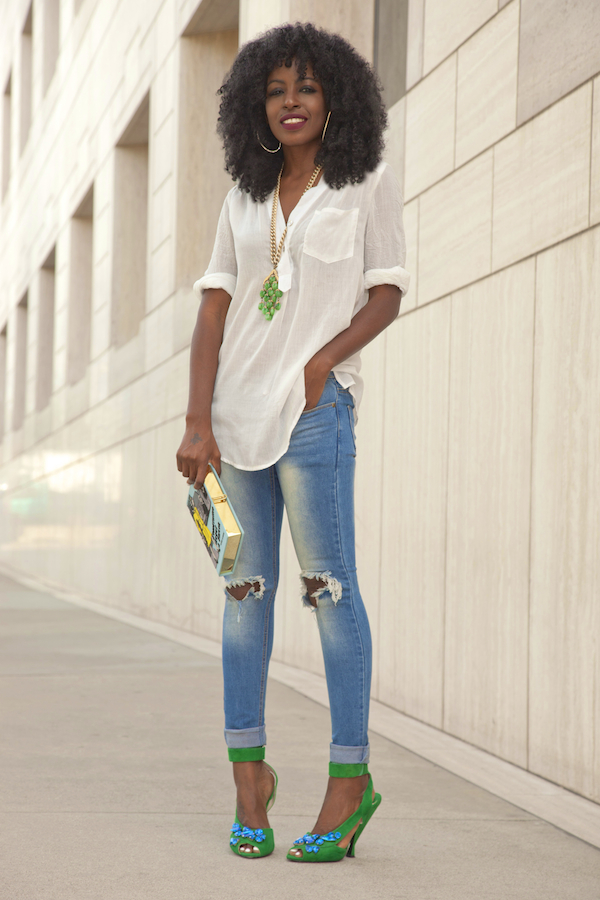 White Tunic + Ripped Jeans – StylePantry